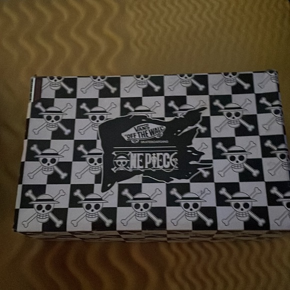 Vans One Piece Limited Edition Nami Size 11.5 Mens - Picture 4 of 5